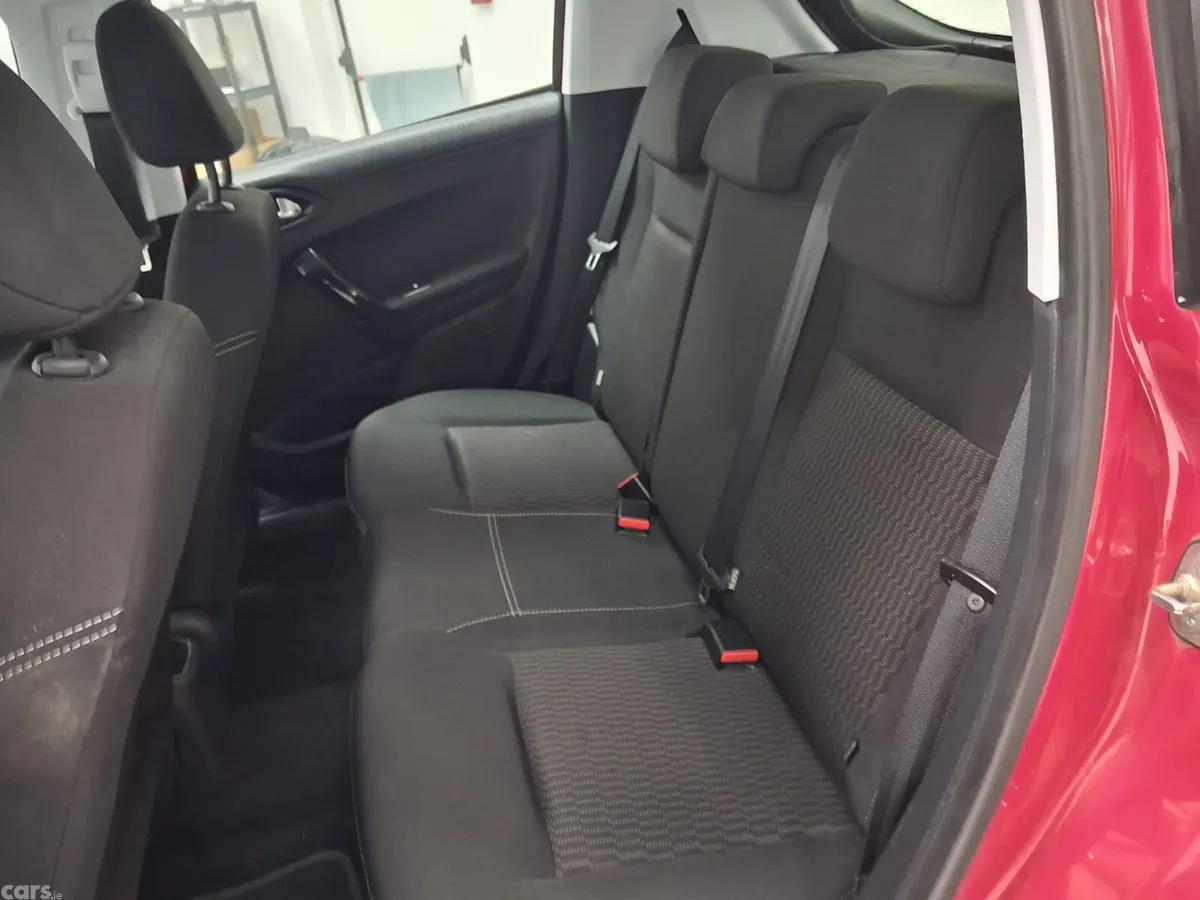 Peugeot 208 Hatchback, Petrol, 2016, Red