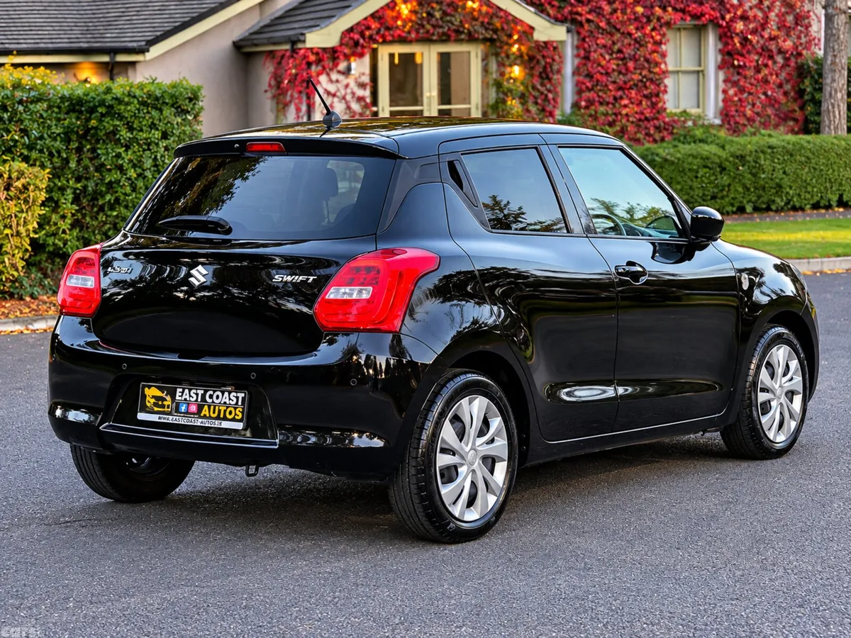 Suzuki Swift Hatchback, Petrol, 2023, Black