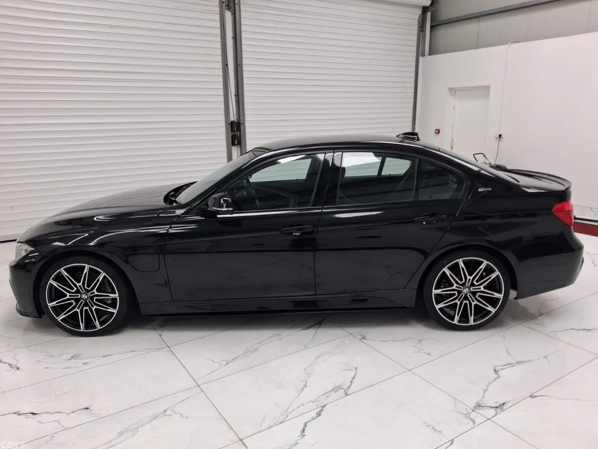 BMW 3-Series Saloon, Petrol Plug-in Hybrid, 2017, Black