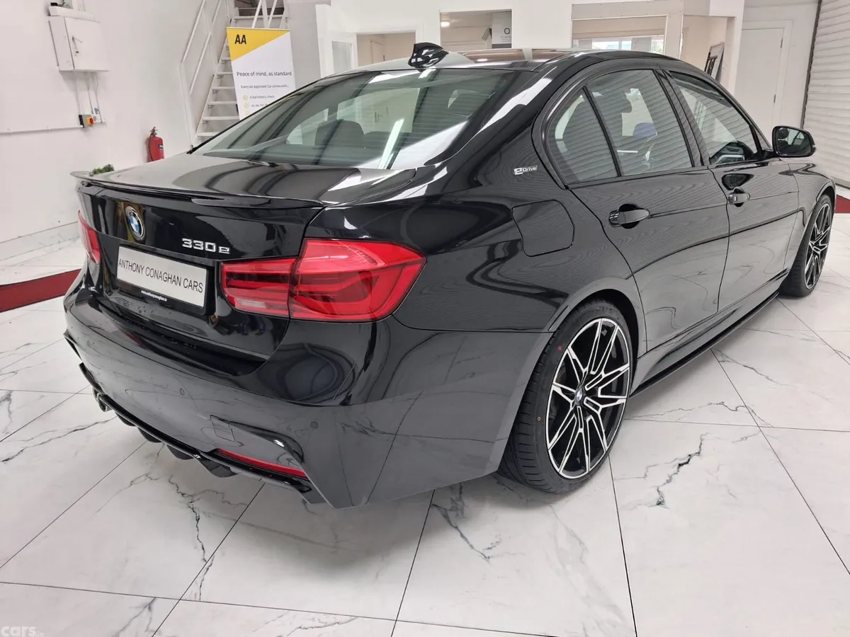 BMW 3-Series Saloon, Petrol Plug-in Hybrid, 2017, Black