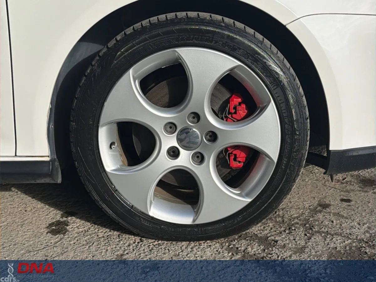 Volkswagen Golf Hatchback, Petrol, 2008, White