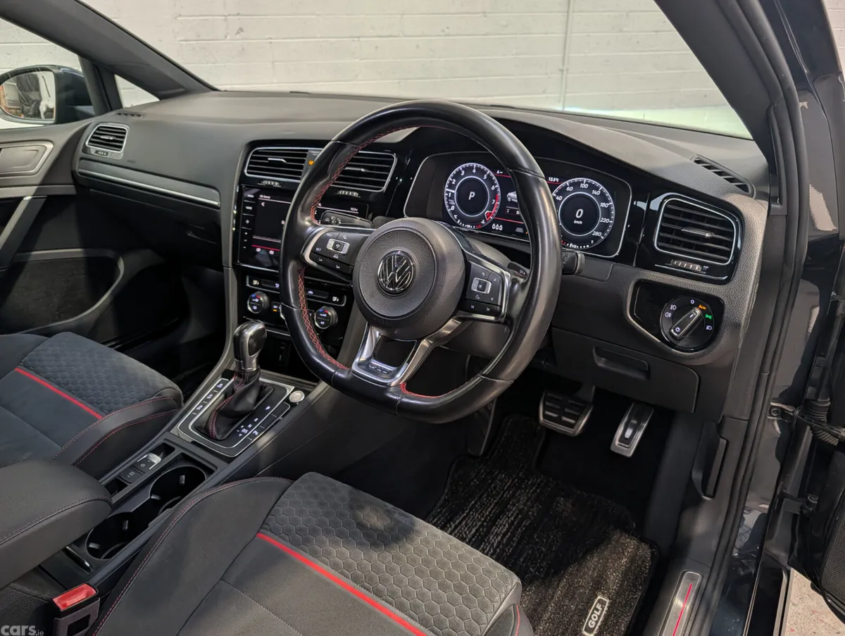 Volkswagen Golf Hatchback, Petrol, 2017, Blue