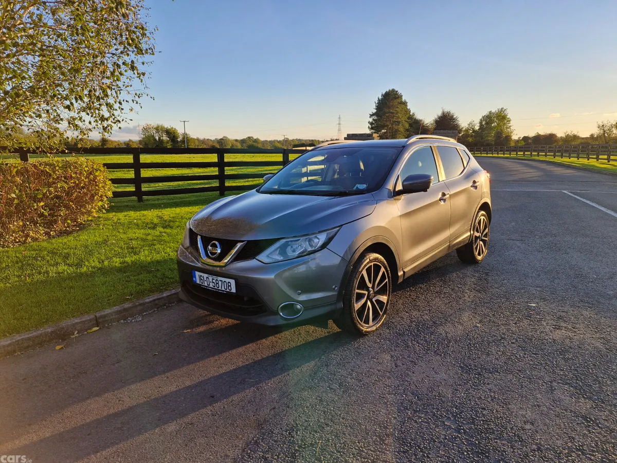 Nissan Qashqai Hatchback, Diesel, 2016, Grey