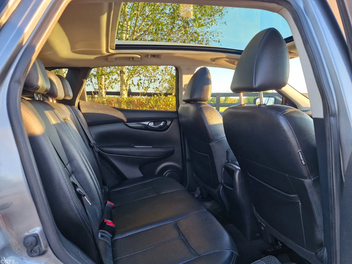Nissan Qashqai Hatchback, Diesel, 2016, Grey