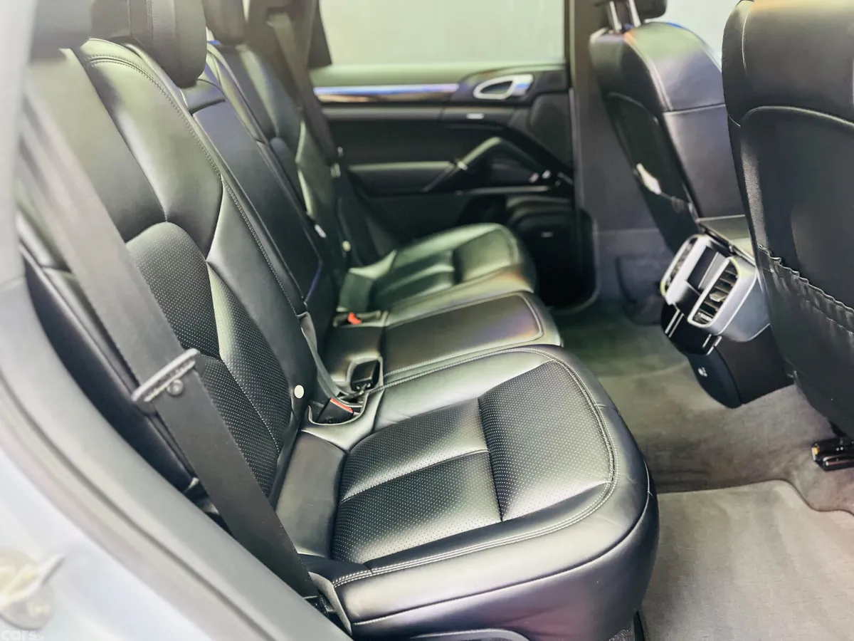Porsche Cayenne SUV, Diesel, 2018, Silver