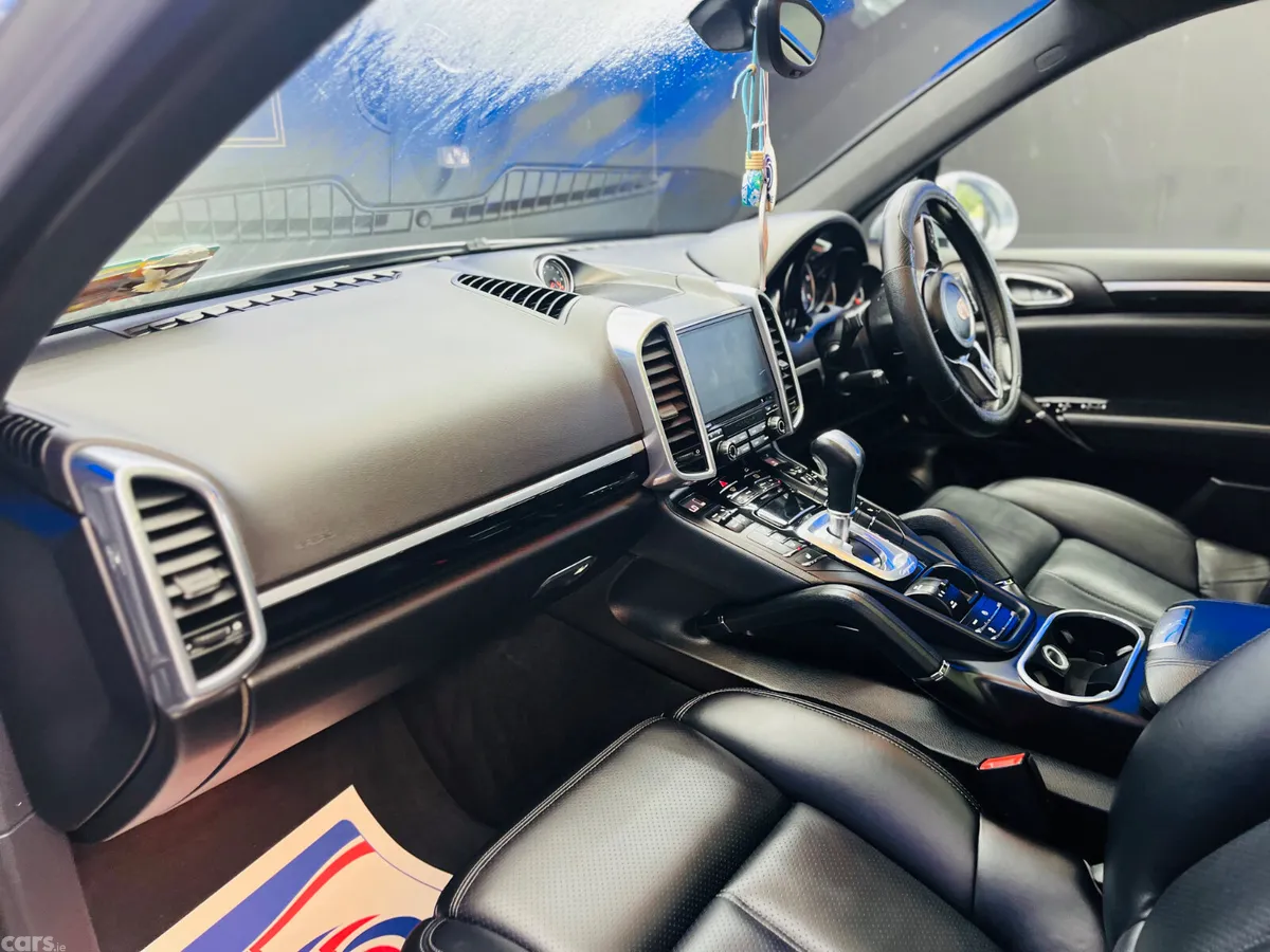 Porsche Cayenne SUV, Diesel, 2018, Silver
