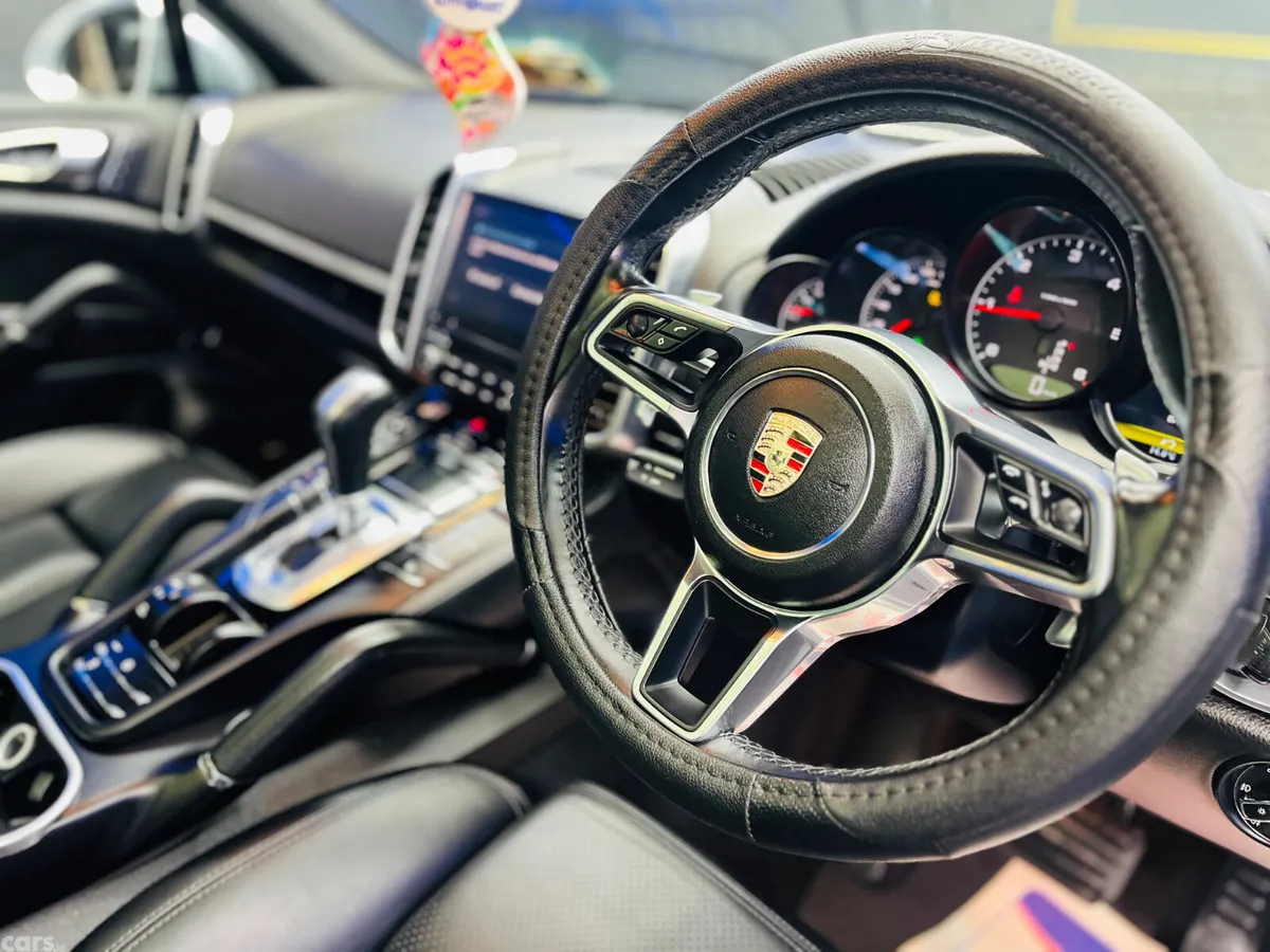 Porsche Cayenne SUV, Diesel, 2018, Silver