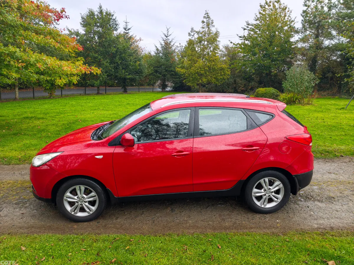 Hyundai ix35 SUV, Diesel, 2013, Red