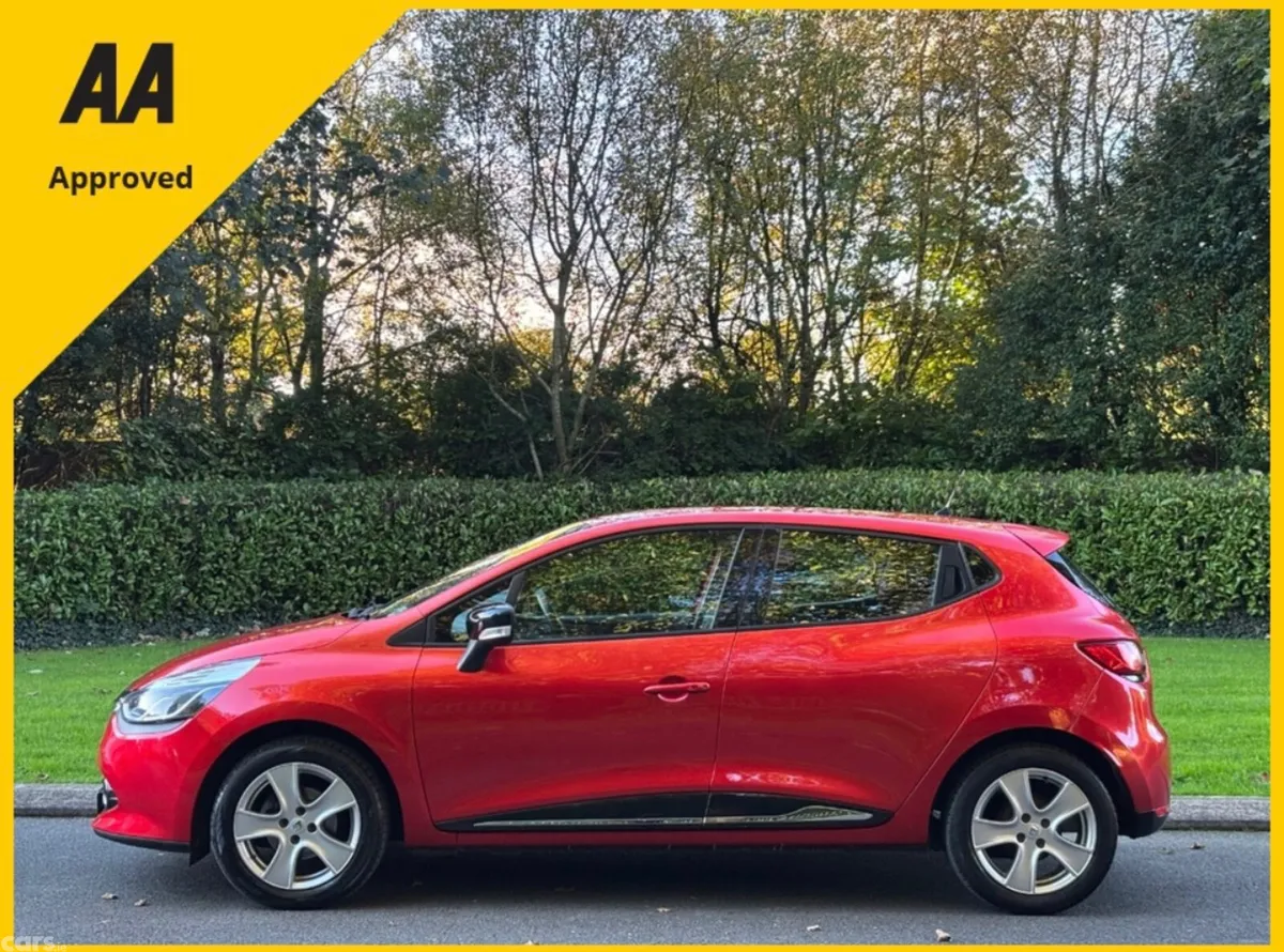 Renault Clio Hatchback, Petrol, 2016, Red