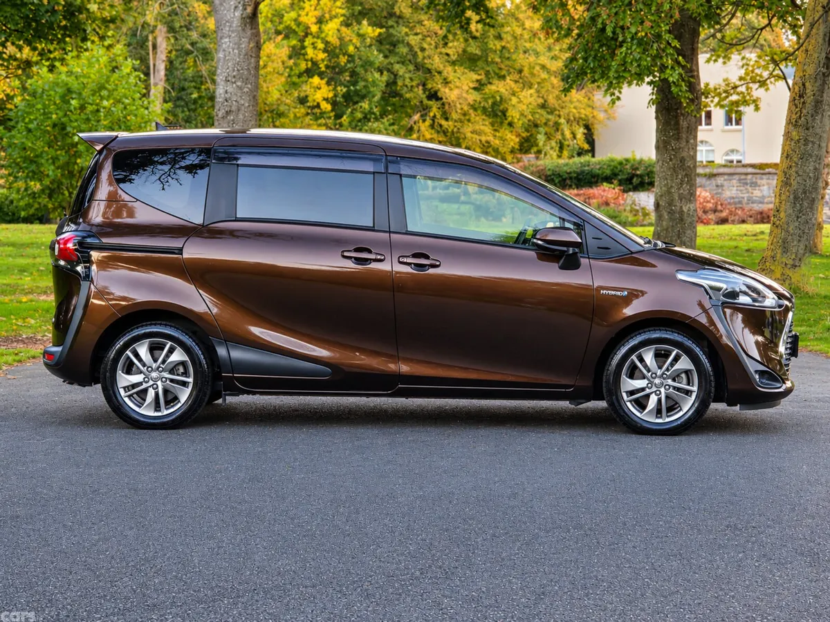 Toyota Sienta MPV, Petrol Hybrid, 2019, Brown