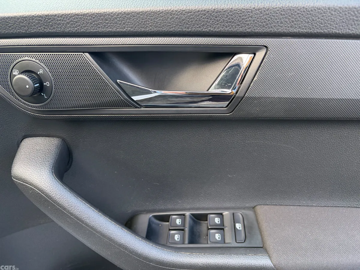 Skoda Fabia Hatchback, Petrol, 2021, White