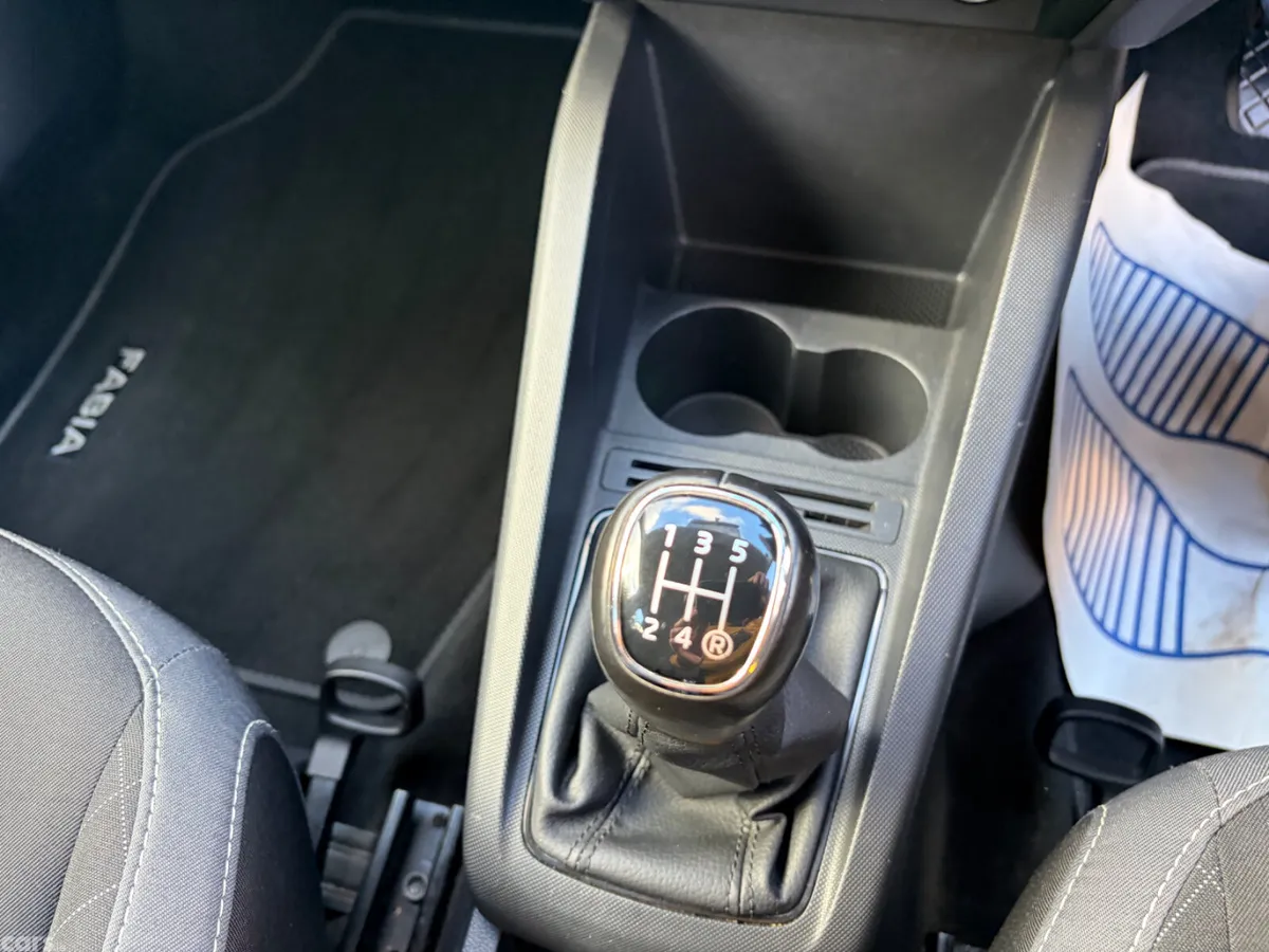 Skoda Fabia Hatchback, Petrol, 2021, White