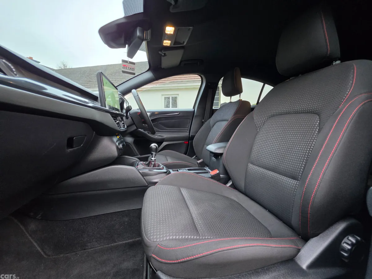 Ford Focus Hatchback, Petrol Hybrid, 2025, Grey