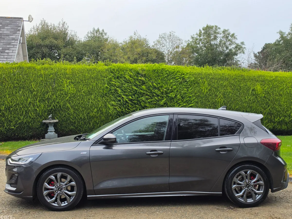 Ford Focus Hatchback, Petrol Hybrid, 2025, Grey