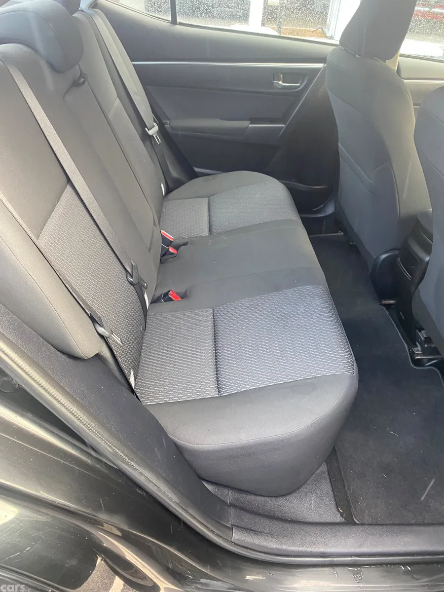 Toyota Corolla Saloon, Petrol, 2016, Black