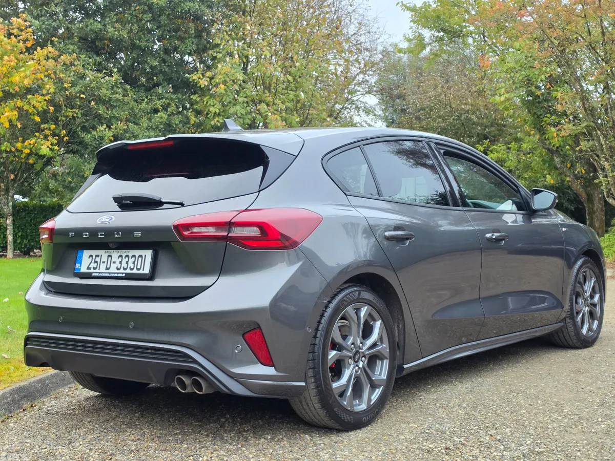 Ford Focus Hatchback, Petrol Hybrid, 2025, Grey