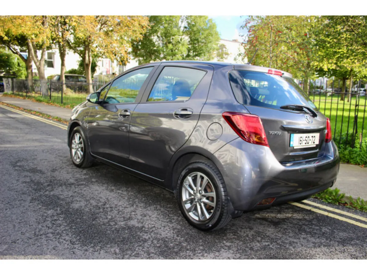 Toyota Yaris MPV, Petrol, 2016, Grey
