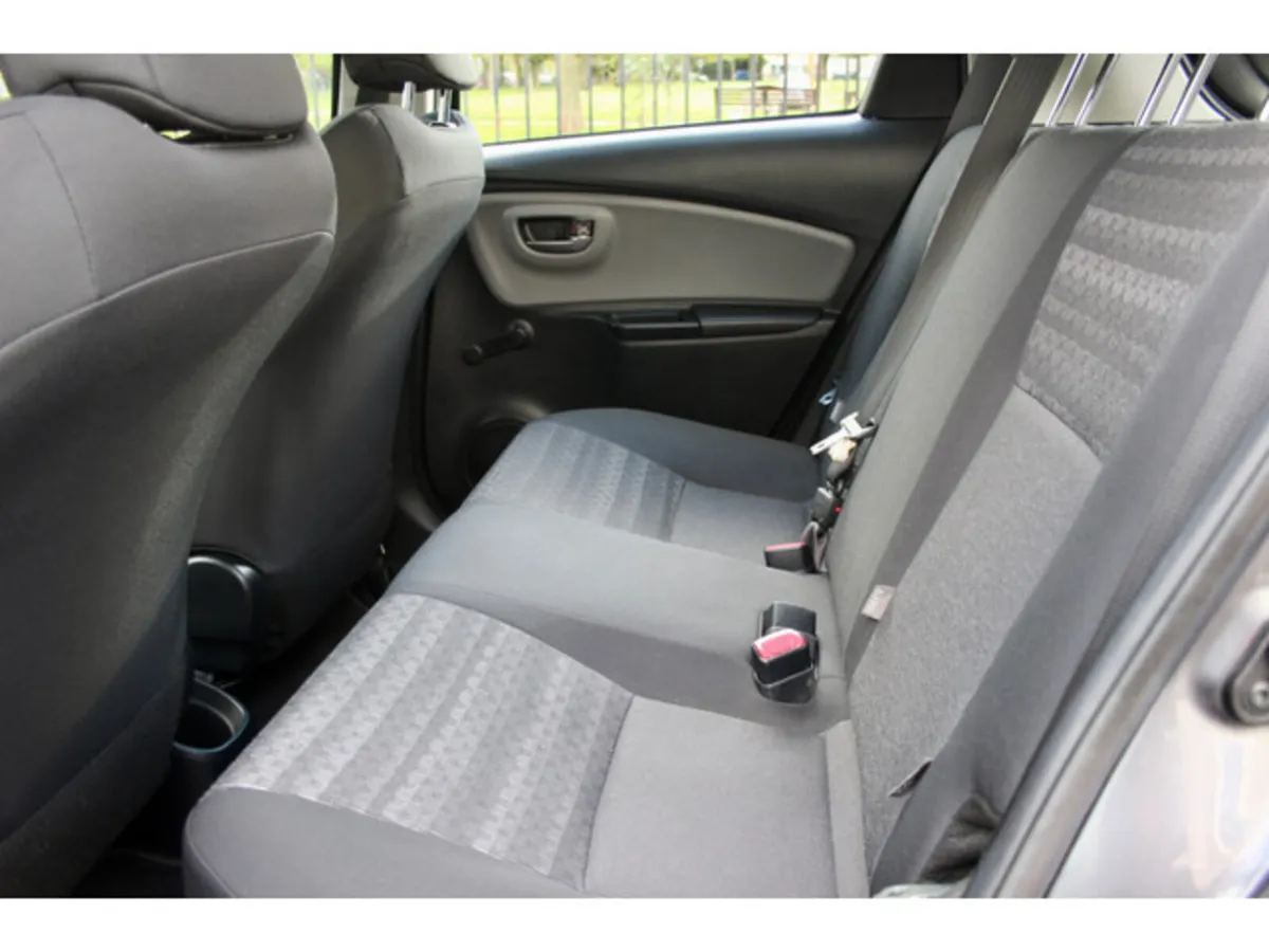 Toyota Yaris MPV, Petrol, 2016, Grey