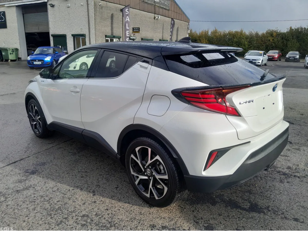 Toyota C-HR SUV, Petrol Hybrid, 2019, White