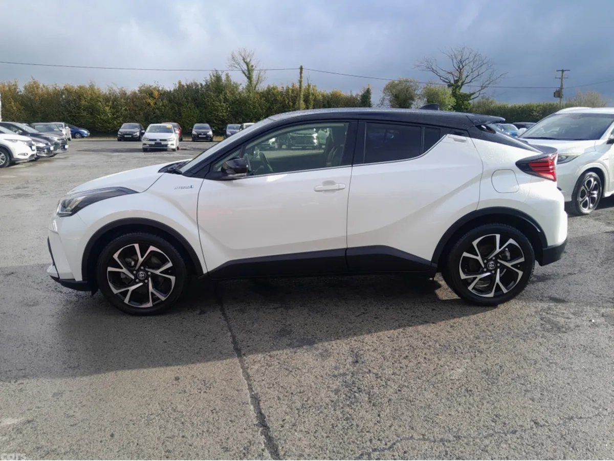 Toyota C-HR SUV, Petrol Hybrid, 2019, White
