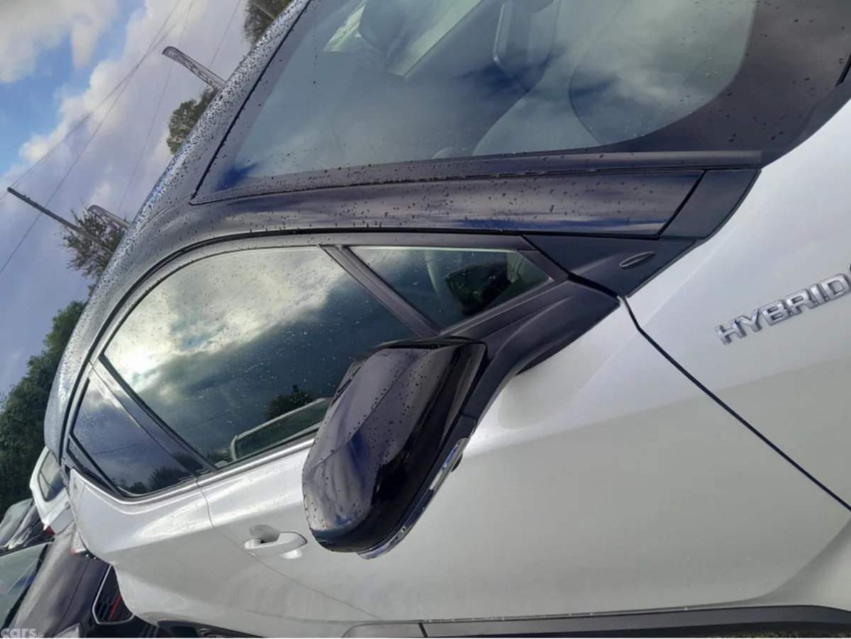 Toyota C-HR SUV, Petrol Hybrid, 2019, White