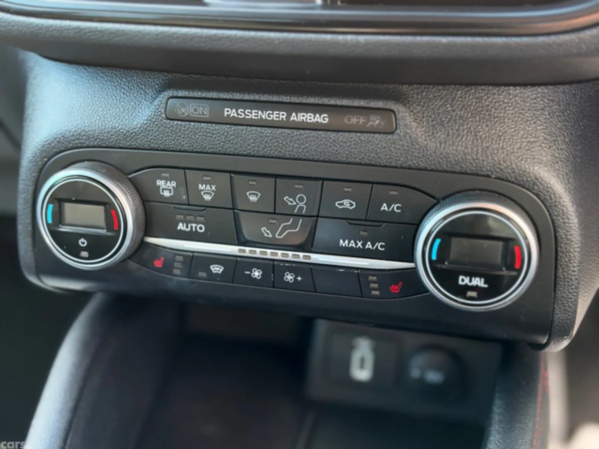 Ford Focus Hatchback, Diesel, 2019, Grey
