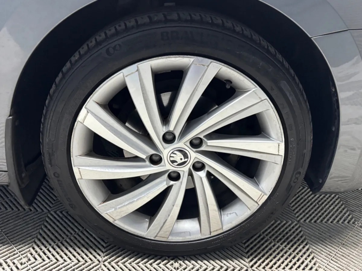 Skoda Octavia Estate, Diesel, 2022, Grey