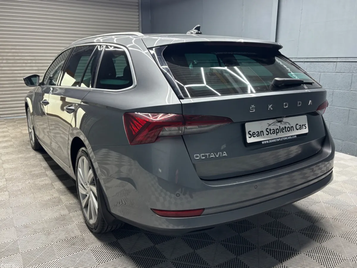 Skoda Octavia Estate, Diesel, 2022, Grey