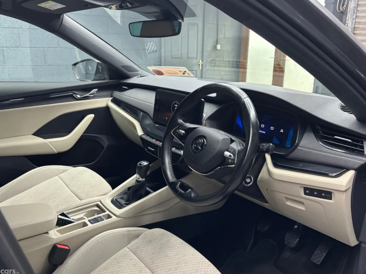 Skoda Octavia Estate, Diesel, 2022, Grey