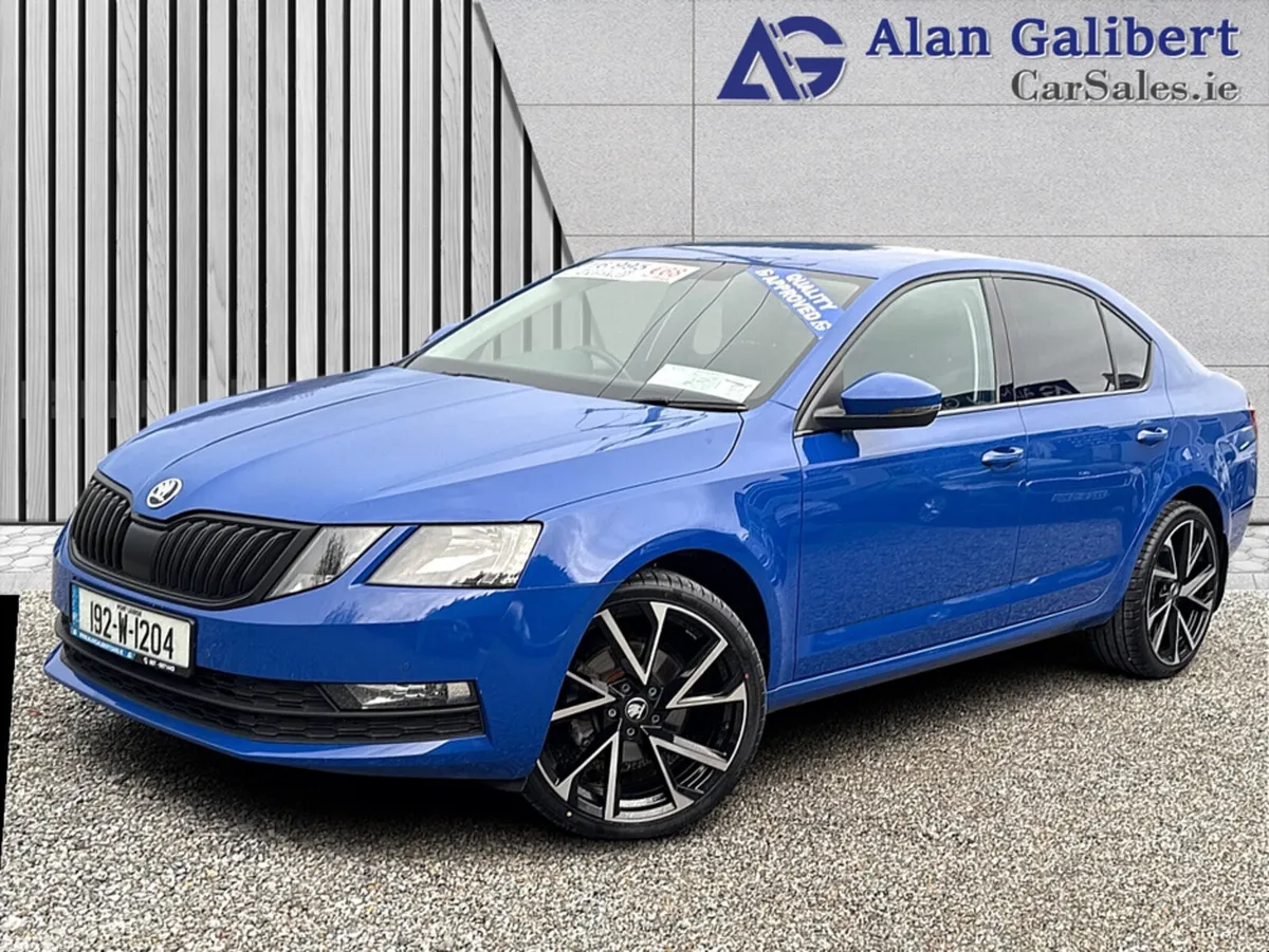 Skoda Octavia Hatchback, Petrol, 2019, Blue