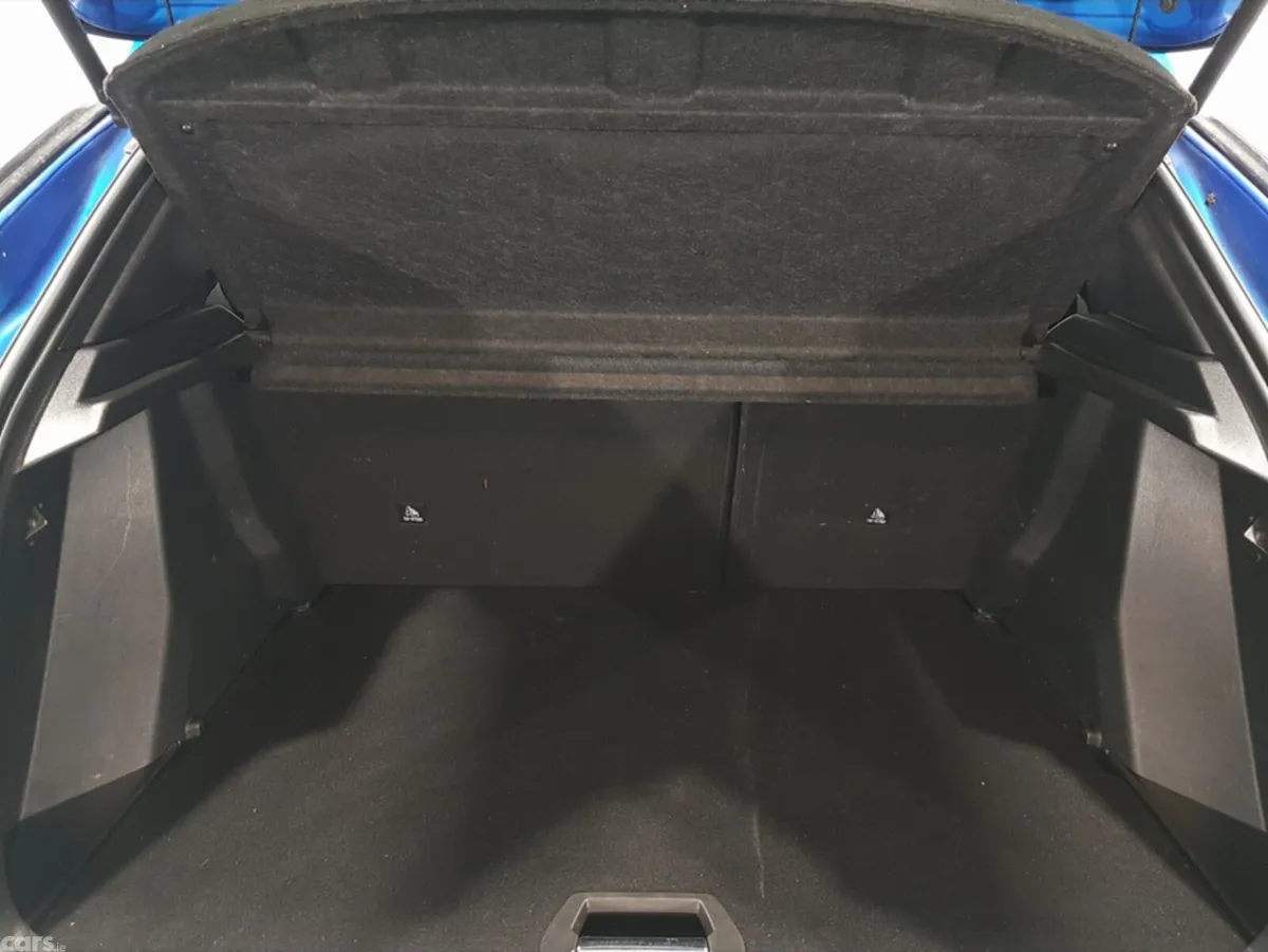 Peugeot 2008 MPV, Diesel, 2021, Blue