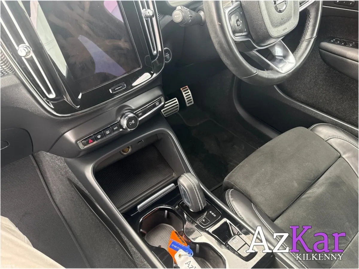 Volvo XC40 SUV, Petrol Plug-in Hybrid, 2022, Grey