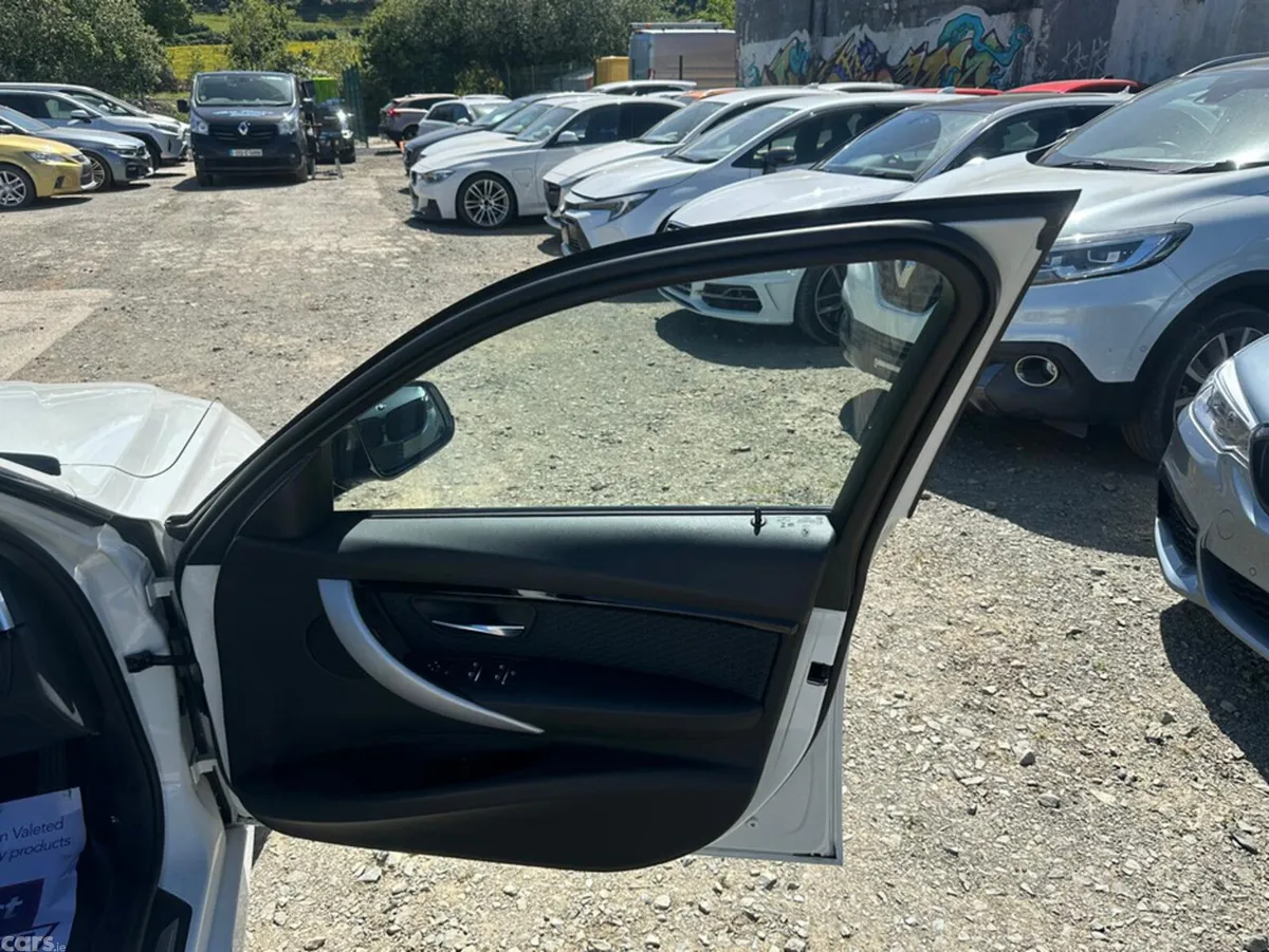 BMW 3-Series Saloon, Petrol Hybrid, 2017, White