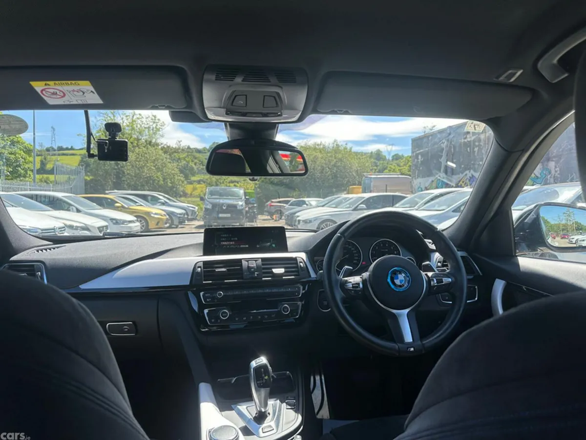 BMW 3-Series Saloon, Petrol Hybrid, 2017, White