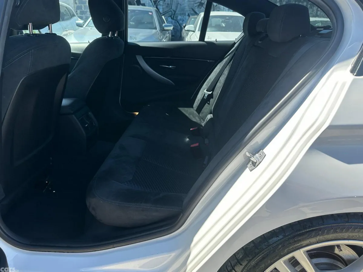 BMW 3-Series Saloon, Petrol Hybrid, 2017, White