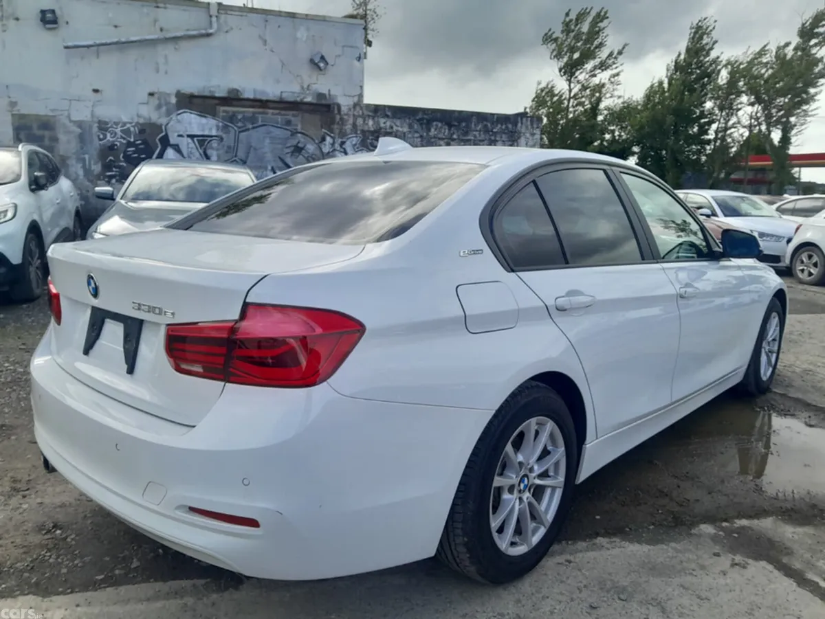 BMW 3-Series Saloon, Petrol Plug-in Hybrid, 2017, White