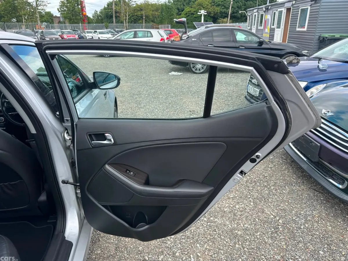 Kia Optima Saloon, Diesel, 2015, Silver