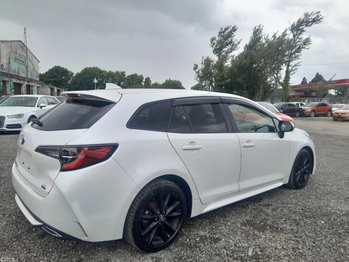 Toyota Corolla Hatchback, Petrol Hybrid, 2022, White