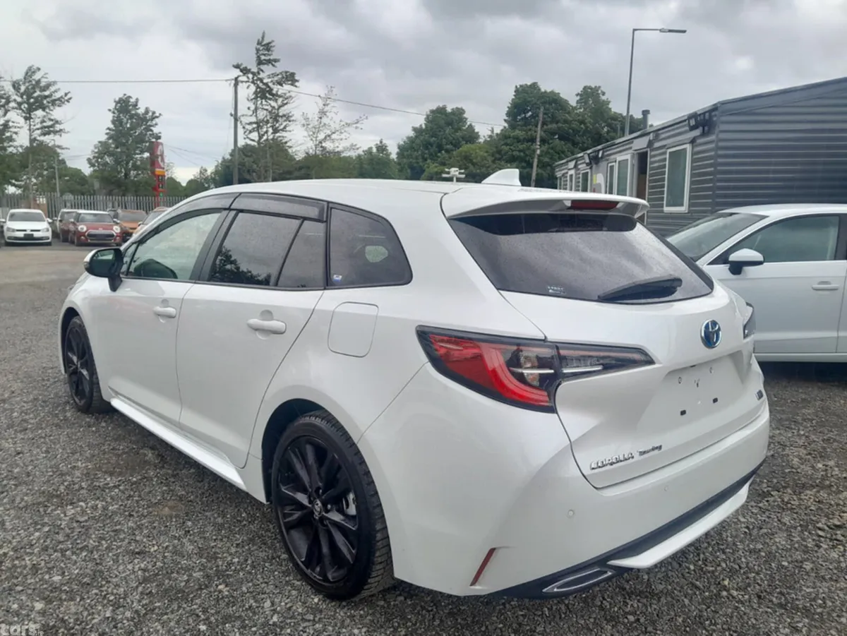 Toyota Corolla Hatchback, Petrol Hybrid, 2022, White