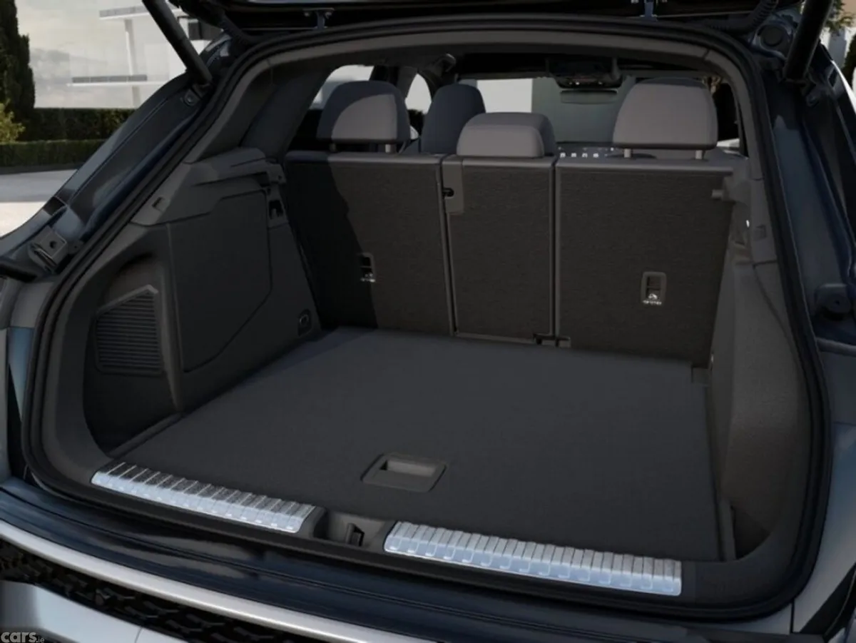 Audi Q3 SUV, Petrol Plug-in Hybrid, 2026, Black