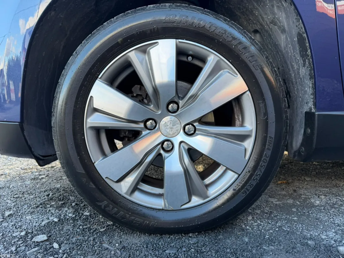 Peugeot 2008 Hatchback, Petrol, 2015, Blue
