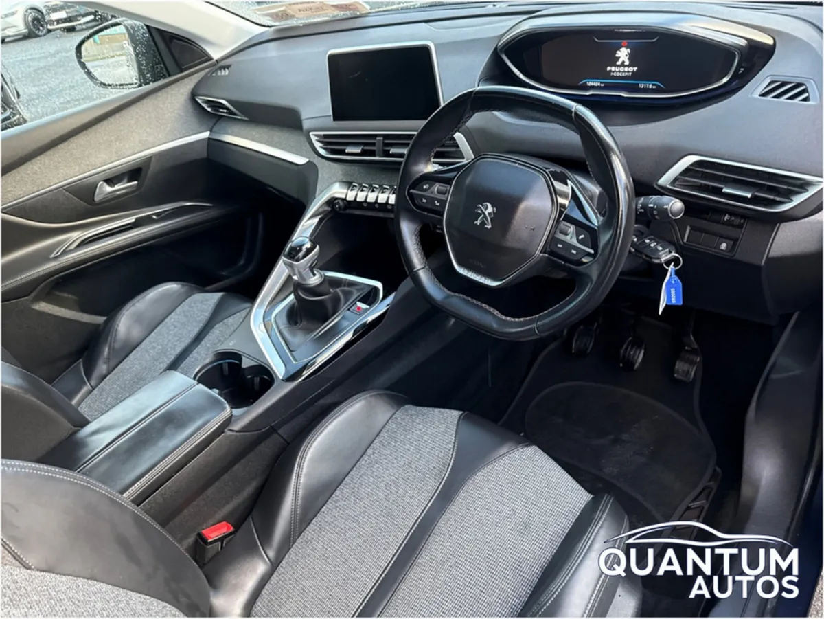 Peugeot 5008 MPV, Diesel, 2018, Blue
