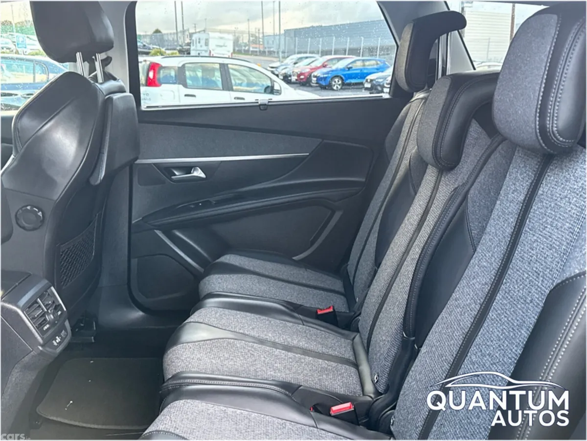 Peugeot 5008 MPV, Diesel, 2018, Blue