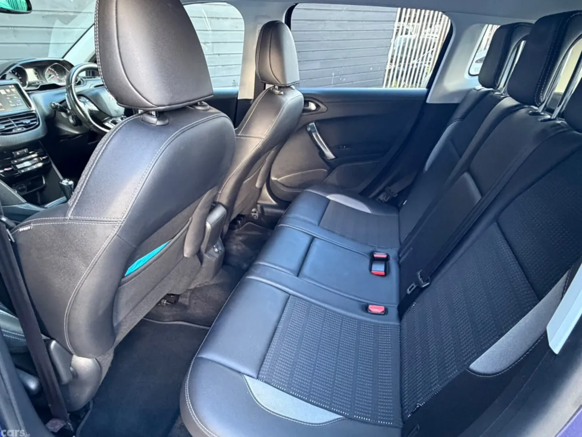Peugeot 2008 Hatchback, Petrol, 2015, Blue