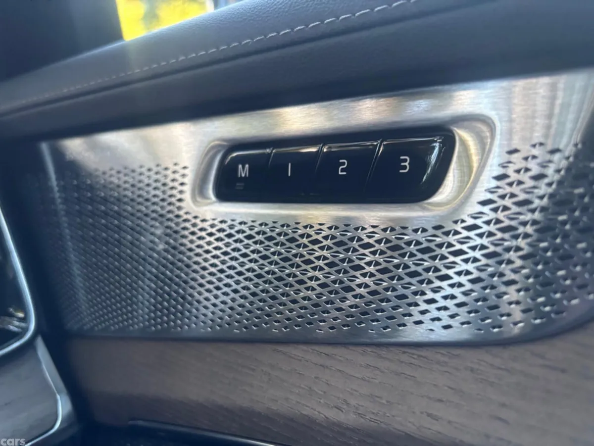 Volvo XC90 SUV, Petrol Plug-in Hybrid, 2025, Black