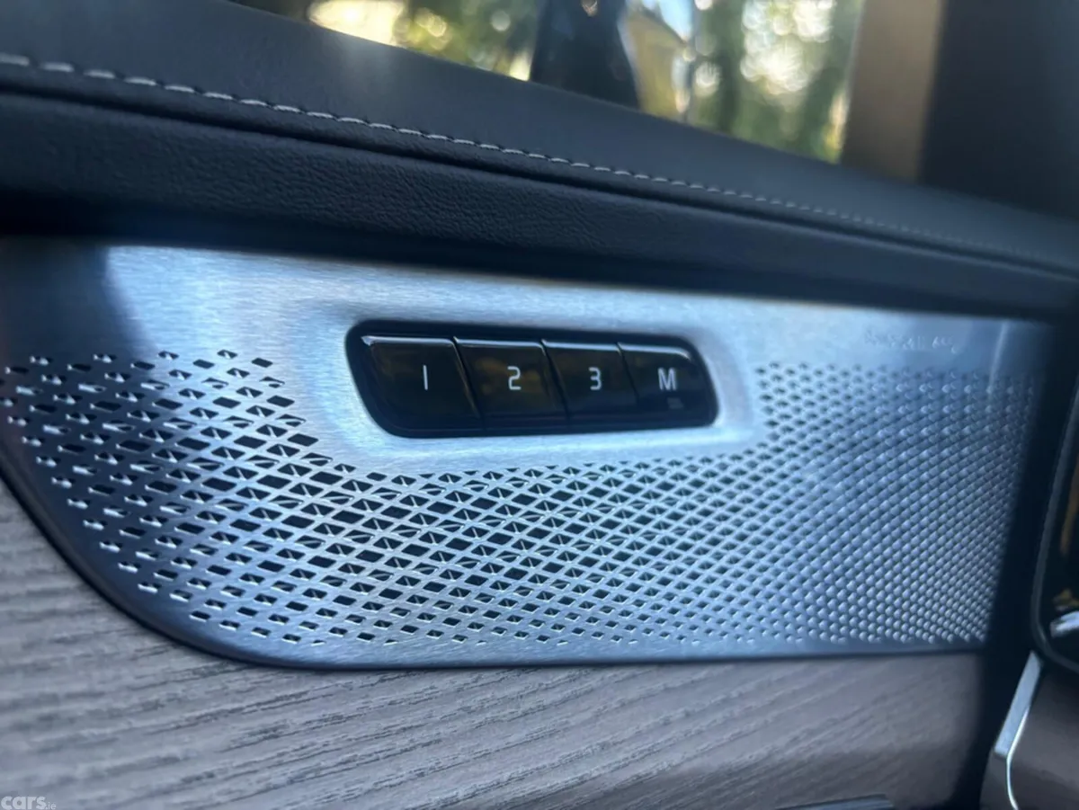 Volvo XC90 SUV, Petrol Plug-in Hybrid, 2025, Black