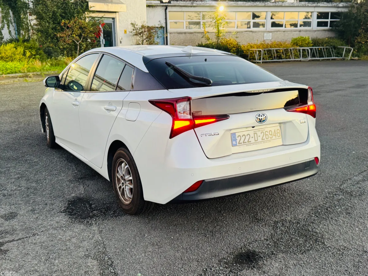 Toyota Prius Saloon, Petrol Hybrid, 2022, White