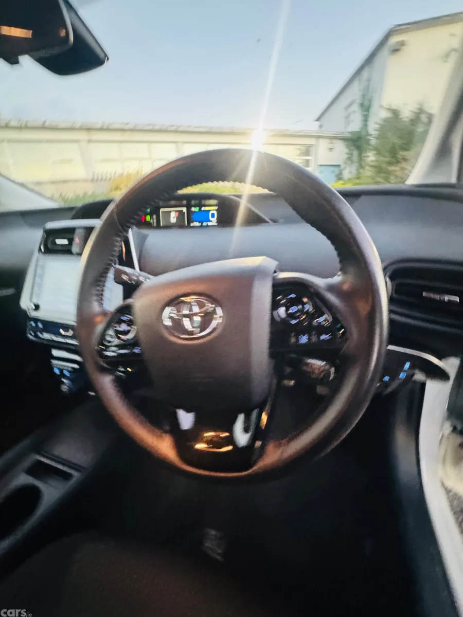 Toyota Prius Saloon, Petrol Hybrid, 2022, White