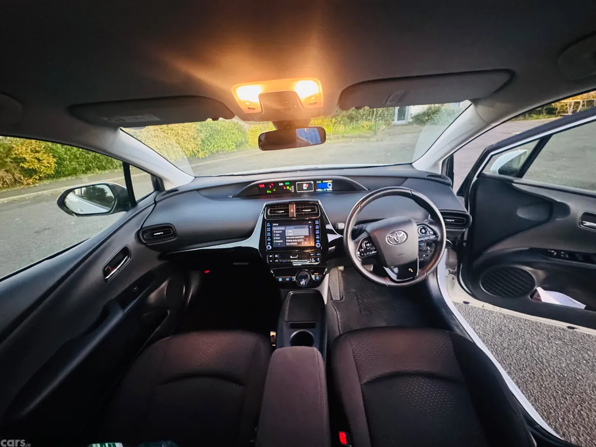 Toyota Prius Saloon, Petrol Hybrid, 2022, White