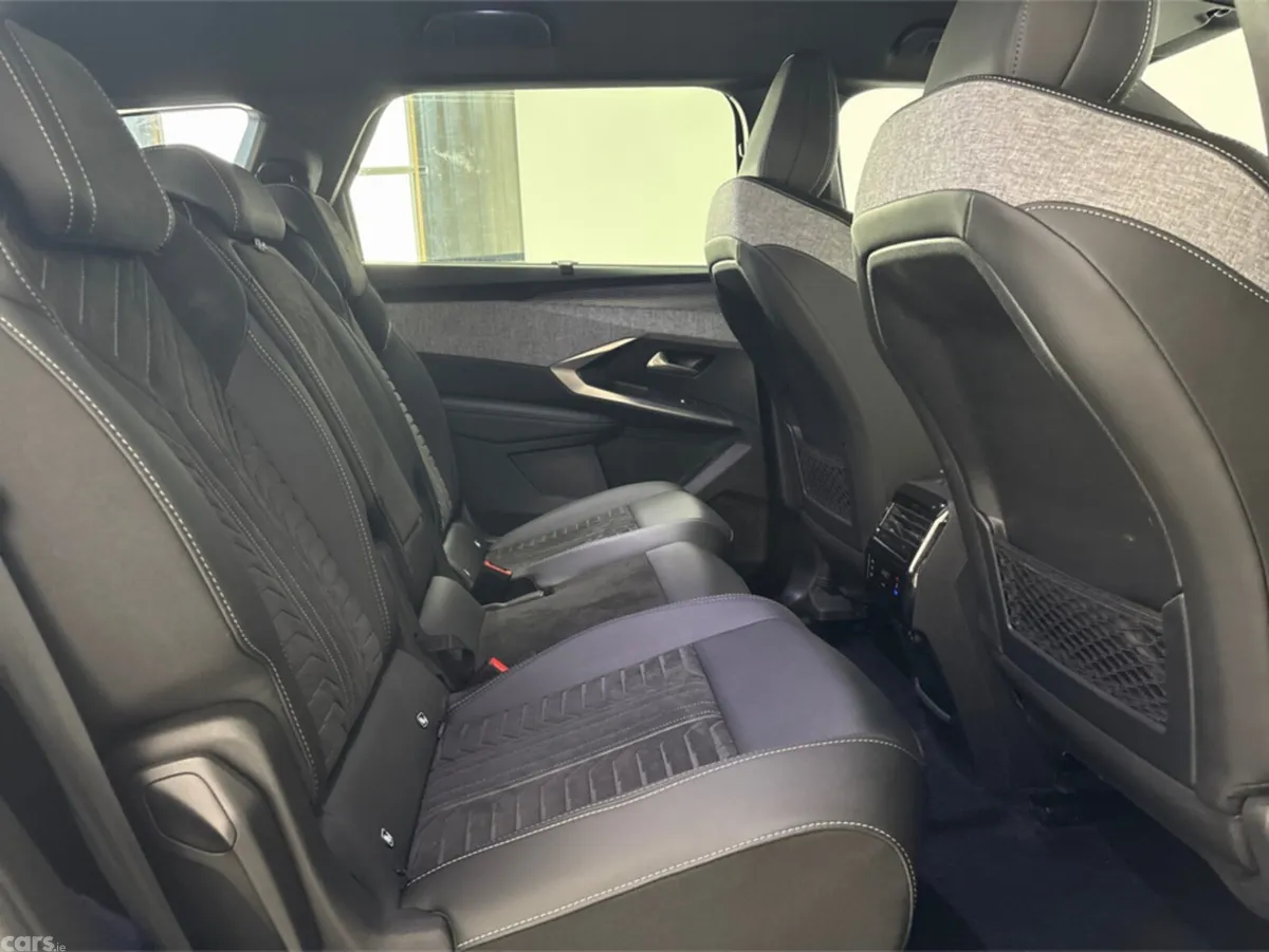 Peugeot 5008 Hatchback, Electric, 2025, Black